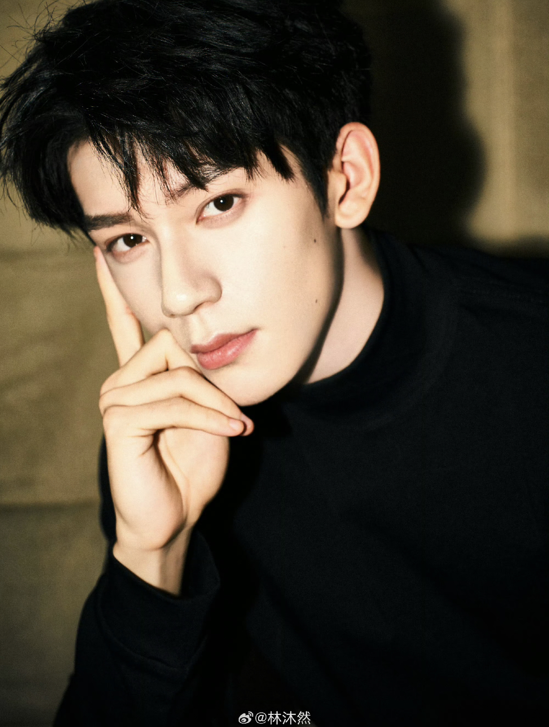 Nhan sắc sau 10 năm của em b&eacute; được nửa showbiz bế tr&ecirc;n tay đang viral khắp MXH- Ảnh 11.