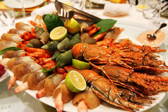 5 m&oacute;n ăn quen thuộc c&oacute; thể chứa h&agrave;ng trăm hạt vi nhựa: C&aacute;i t&ecirc;n đứng đầu khiến nhiều người 