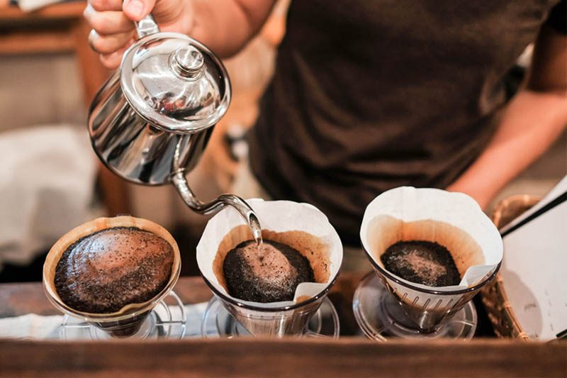 Nghi&ecirc;n cứu Harvard theo d&otilde;i 131.821 người: Uống c&agrave; ph&ecirc;, tr&agrave; mỗi ng&agrave;y c&oacute; thể giảm nguy cơ sa s&uacute;t tr&iacute; tuệ, nhưng đừng vượt qu&aacute; mức n&agrave;y- Ảnh 2.