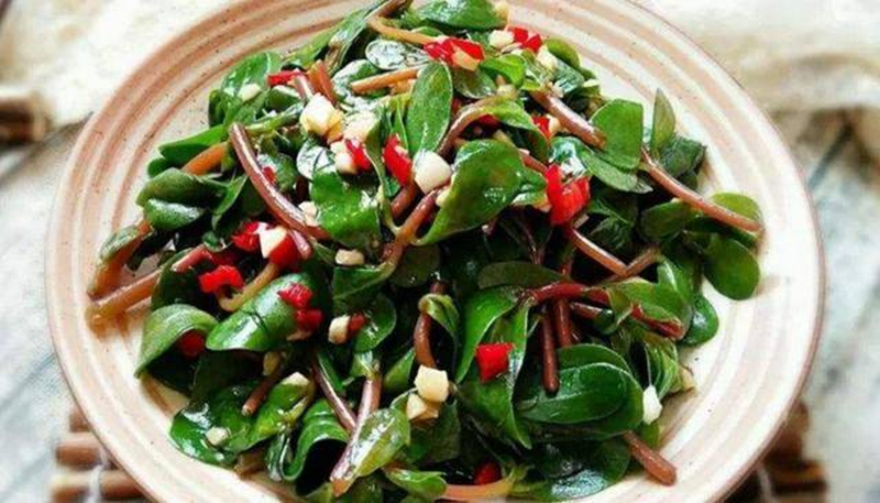 3 loại rau dại ven đường gi&uacute;p 