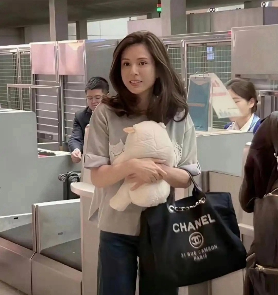 C&agrave;ng nh&igrave;n Tiểu Long Nữ đẹp nhất m&agrave;n ảnh c&agrave;ng thấy kh&ocirc;ng giống con người- Ảnh 10.