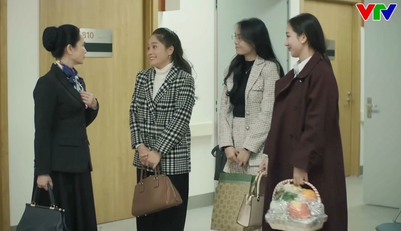 2026 rồi vẫn c&ograve;n phim Việt giờ v&agrave;ng l&agrave;m ăn cẩu thả thế n&agrave;y, nh&igrave;n Mạnh Trường m&agrave; tức cay mắt- Ảnh 4.