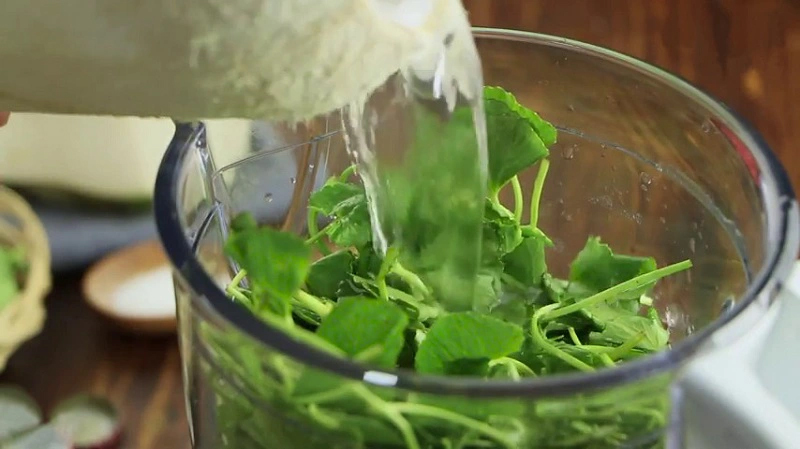 Nước rau m&aacute; c&oacute; t&aacute;c dụng g&igrave;?- Ảnh 1.