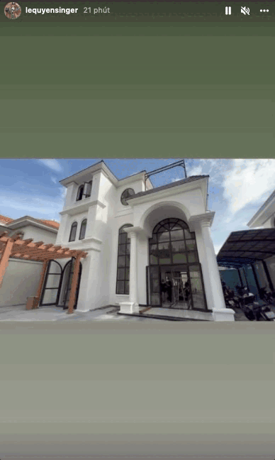 Biệt thự của "chị đại" Lệ Quy&ecirc;n: Cầu thang d&aacute;t v&agrave;ng l&oacute;ng l&aacute;nh như cung điện, tiết lộ 3,6 tỷ chỉ đủ x&acirc;y c&aacute;i cổng nh&agrave;- Ảnh 3.