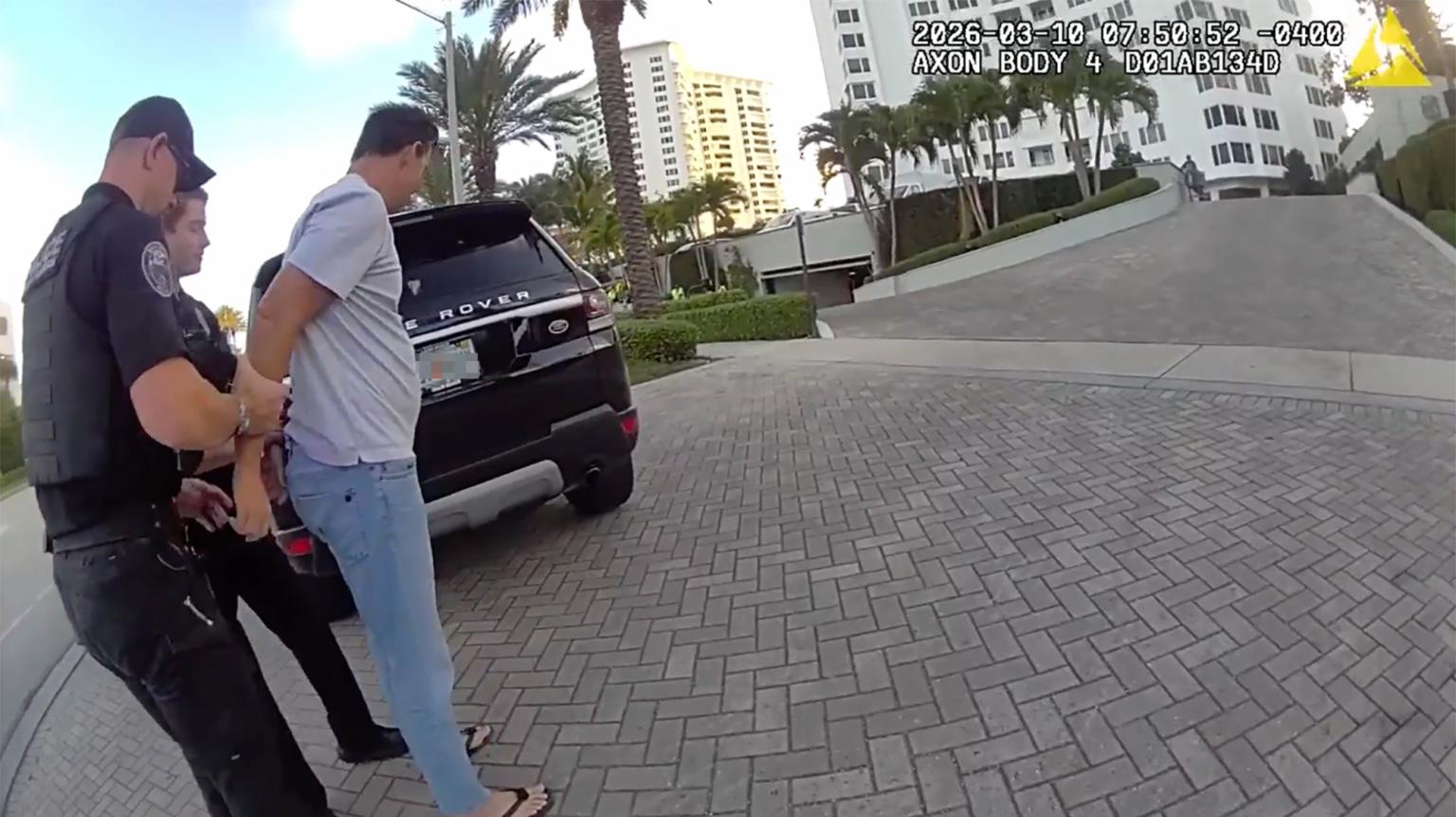 Bắt khẩn cấp vợ chồng sao truyền h&igrave;nh trộm cắp vặt h&agrave;ng trăm triệu đồng- Ảnh 4.