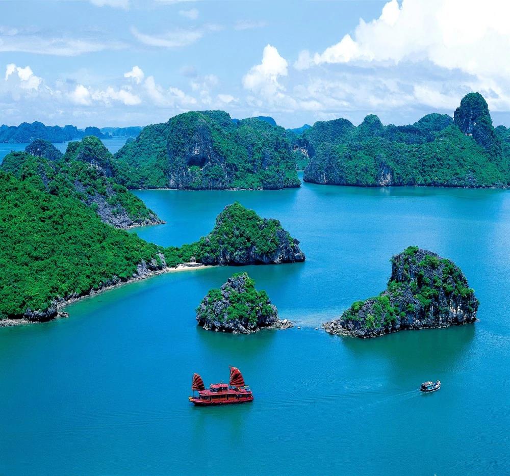 Du lịch Việt Nam b&ugrave;ng nổ: Săn v&eacute; m&aacute;y bay gi&aacute; tốt c&ugrave;ng VBAY để kh&aacute;m ph&aacute; những điểm đến hot- Ảnh 2.