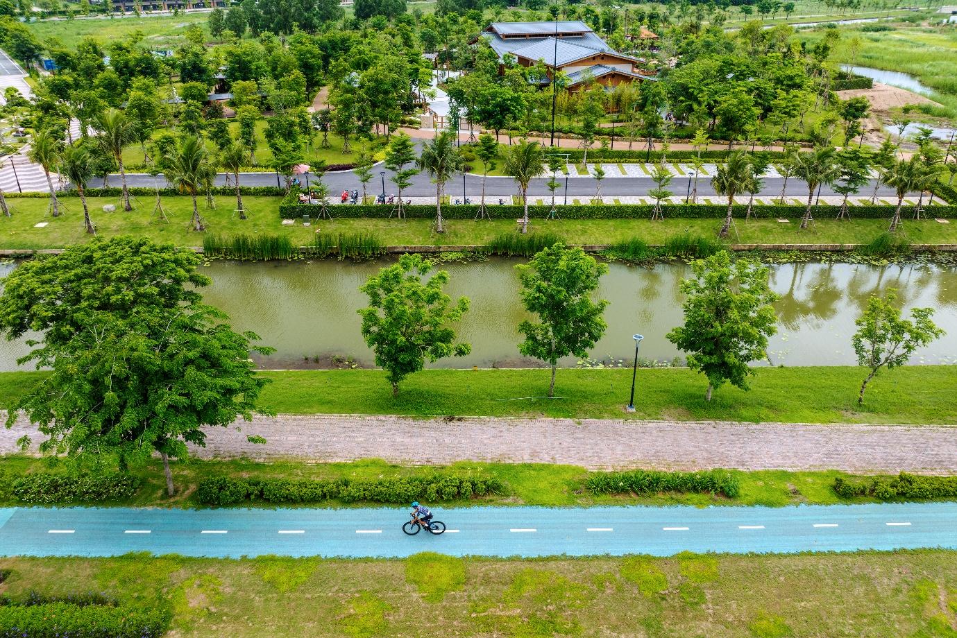 Sao phải chờ đến kỳ nghỉ dưỡng khi bạn c&oacute; thể sở hữu &ldquo;resort&rdquo; tại gia?- Ảnh 2.