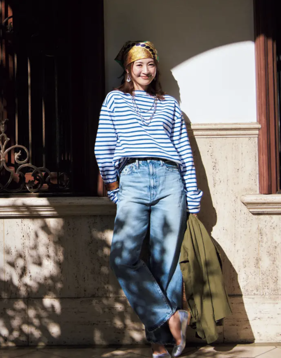 Chiếc &aacute;o đang g&acirc;y b&atilde;o m&ugrave;a xu&acirc;n năm nay: Hội mặc đẹp rần rần lăng x&ecirc;, cứ diện l&ecirc;n l&agrave; auto sang xịn!- Ảnh 4.