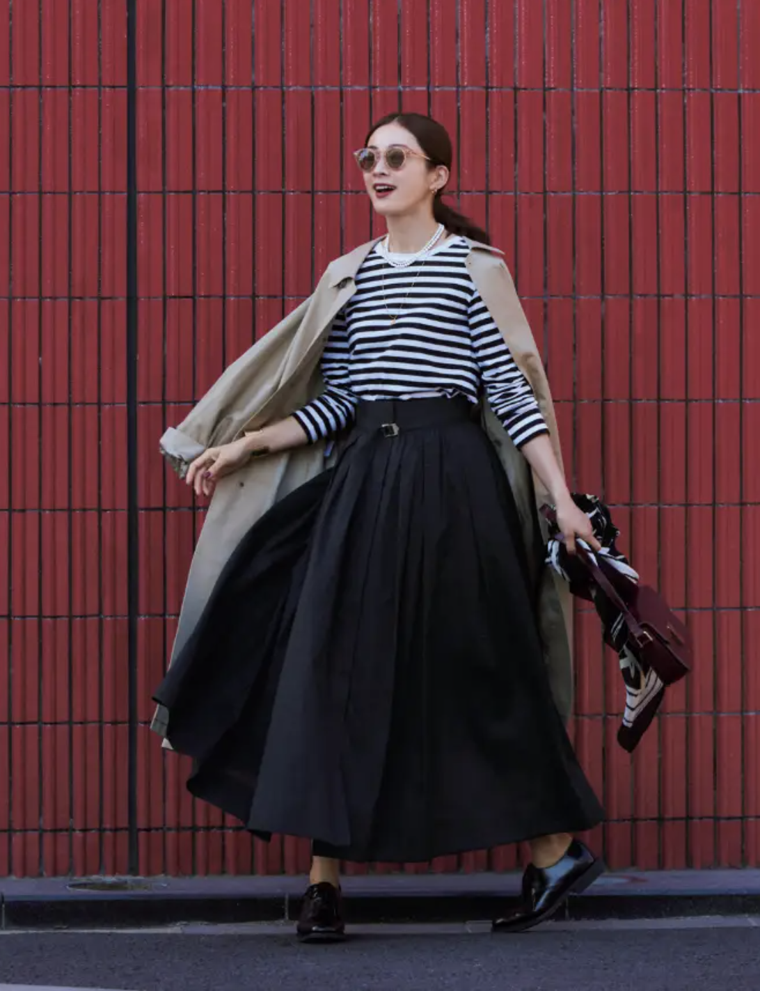 Chiếc &aacute;o đang g&acirc;y b&atilde;o m&ugrave;a xu&acirc;n năm nay: Hội mặc đẹp rần rần lăng x&ecirc;, cứ diện l&ecirc;n l&agrave; auto sang xịn!- Ảnh 6.