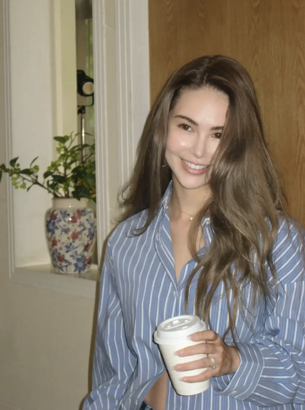 Chiếc &aacute;o đang g&acirc;y b&atilde;o m&ugrave;a xu&acirc;n năm nay: Hội mặc đẹp rần rần lăng x&ecirc;, cứ diện l&ecirc;n l&agrave; auto sang xịn!- Ảnh 14.