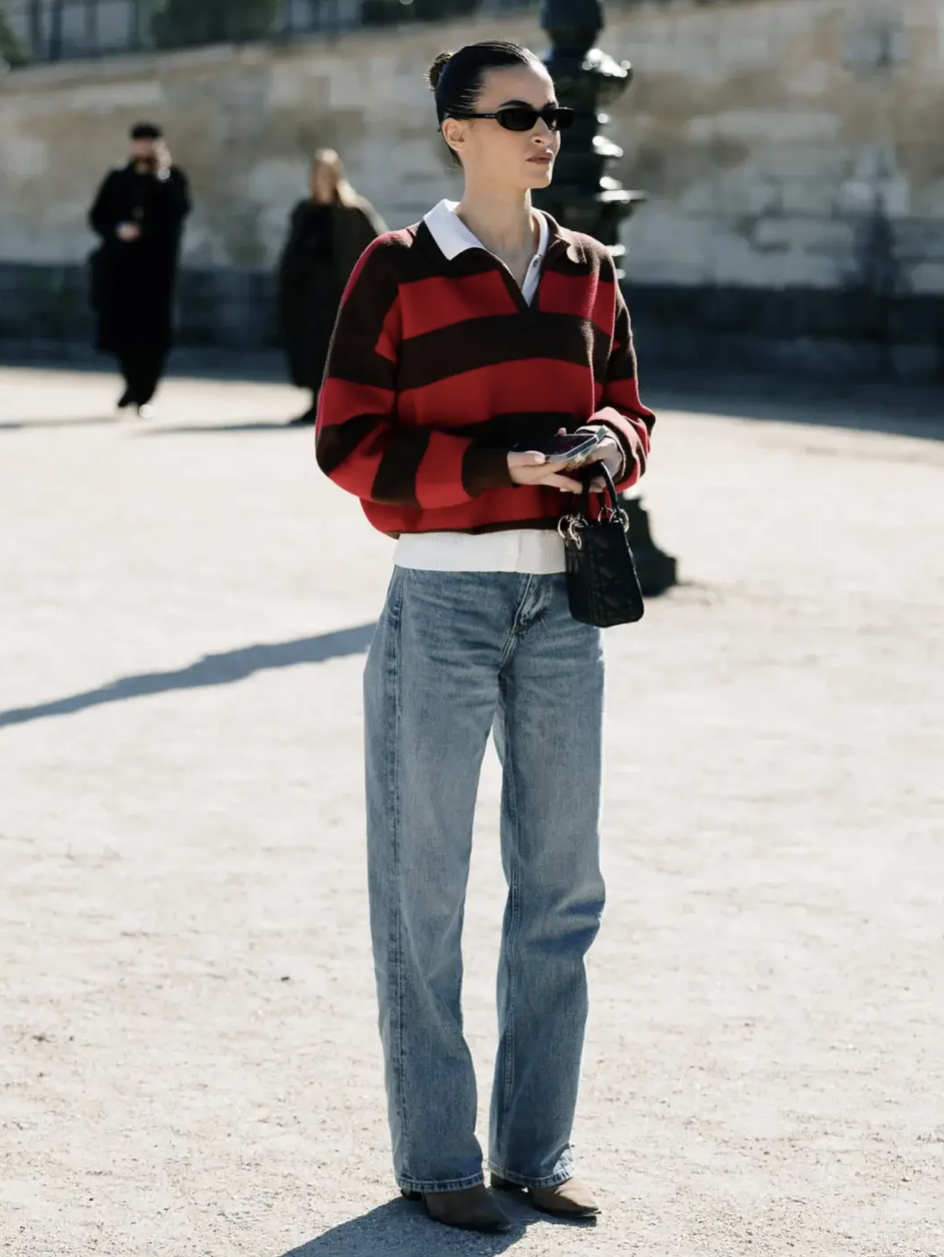 Chiếc &aacute;o đang g&acirc;y b&atilde;o m&ugrave;a xu&acirc;n năm nay: Hội mặc đẹp rần rần lăng x&ecirc;, cứ diện l&ecirc;n l&agrave; auto sang xịn!- Ảnh 23.