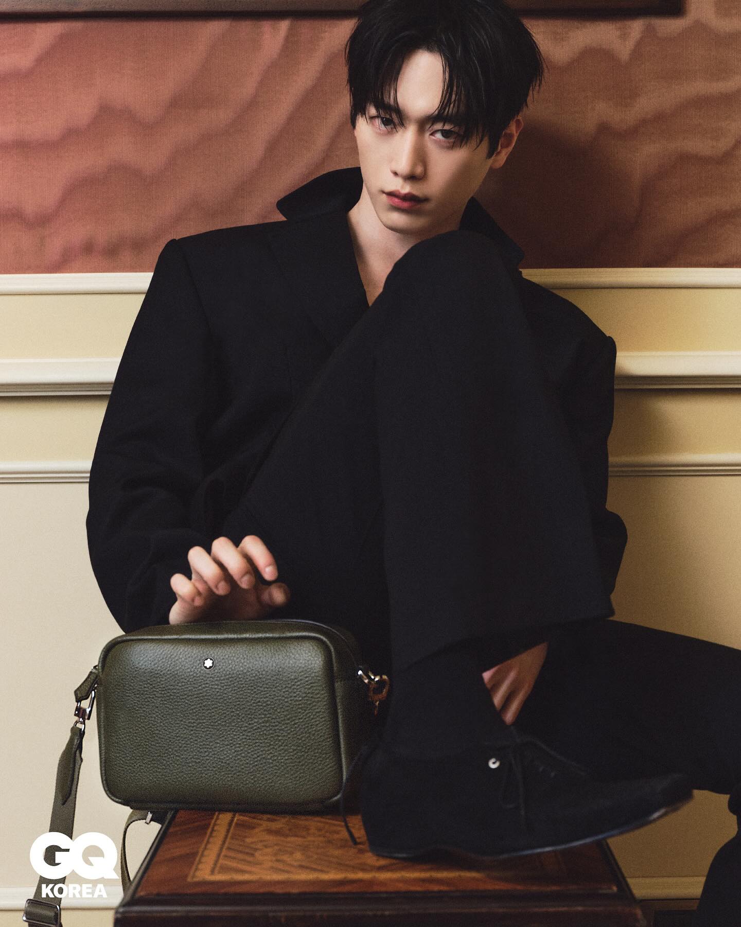 Mỹ nam khiến Jisoo m&ecirc; mẩn: Từ mặt tới th&acirc;n h&igrave;nh đều nức nở, đ&ocirc;i mắt hổ ph&aacute;ch chỉ 5% thế giới c&oacute; được- Ảnh 5.