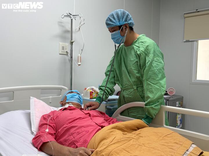 Ph&iacute;a sau c&aacute;nh cửa v&ocirc; tr&ugrave;ng, bệnh nh&acirc;n chỉ mong 'sớm được về &ocirc;m con&rsquo;- Ảnh 4.