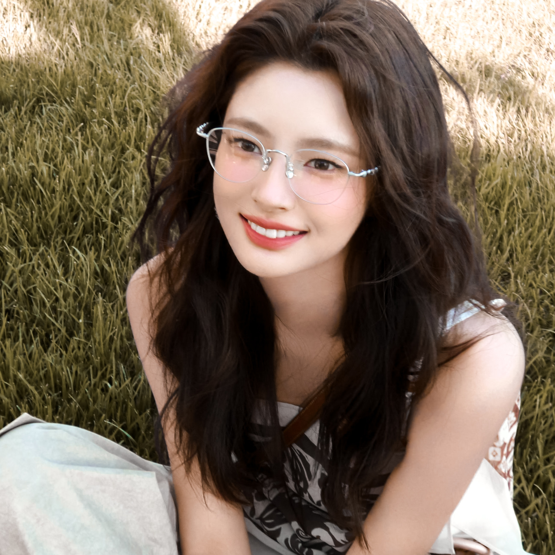 Camera quay l&eacute;n cặp đ&ocirc;i ng&ocirc;n t&igrave;nh nửa đ&ecirc;m h&ocirc;n nhau ngo&agrave;i đường: Nh&agrave; g&aacute;i đẹp như thi&ecirc;n sứ, bảo sao ai cũng si m&ecirc;- Ảnh 6.