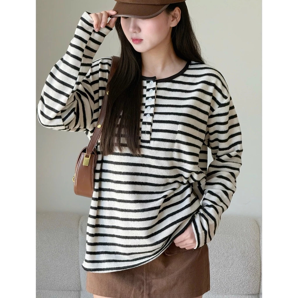 Chiếc &aacute;o đang g&acirc;y b&atilde;o m&ugrave;a xu&acirc;n năm nay: Hội mặc đẹp rần rần lăng x&ecirc;, cứ diện l&ecirc;n l&agrave; auto sang xịn!- Ảnh 11.