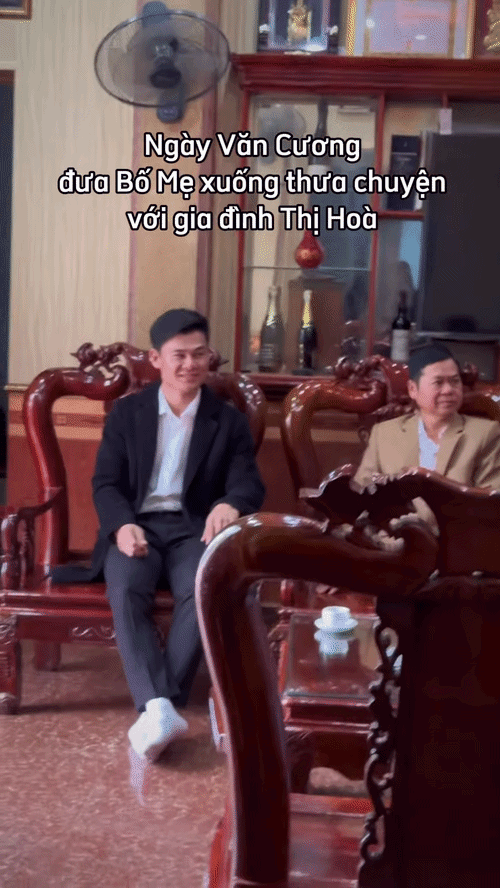 Clip Đại u&yacute; Thăng Văn Cương bẽn lẽn đi hỏi cưới Ho&agrave; Minzy, 1 chi tiết lộ r&otilde; mối quan hệ với nh&agrave; vợ- Ảnh 1.