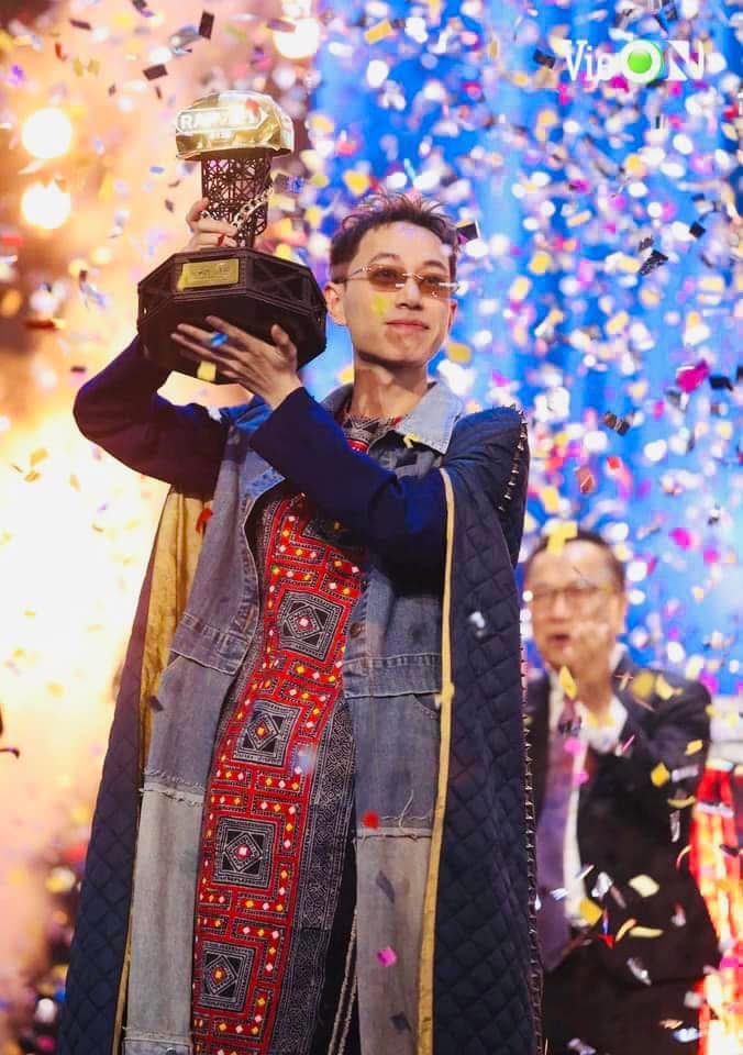 Double2T cảnh b&aacute;o khẩn: Bị trợ l&yacute; cũ mạo danh, ảnh hưởng tới hoạt động biểu diễn li&ecirc;n quan chương tr&igrave;nh cấp quốc gia- Ảnh 4.