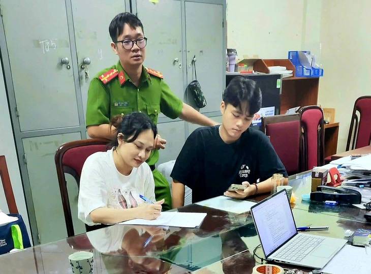 Khối t&agrave;i sản "khủng" của Ng&ocirc; Thị Th&ecirc;u - vợ Mr Hunter: 45 bất động sản, 143 miếng v&agrave;ng v&agrave; d&agrave;n xe đồ sộ Mercedes G63, Lamborghini, Lexus, Porsche- Ảnh 1.