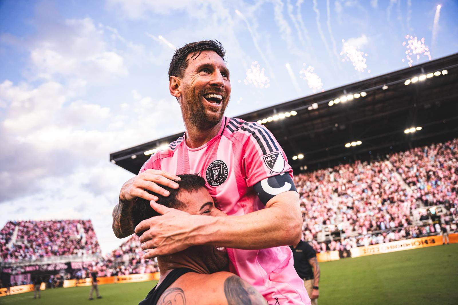 Messi c&aacute;n mốc 900 b&agrave;n thắng, so với Ronaldo th&igrave; thế n&agrave;o?- Ảnh 1.