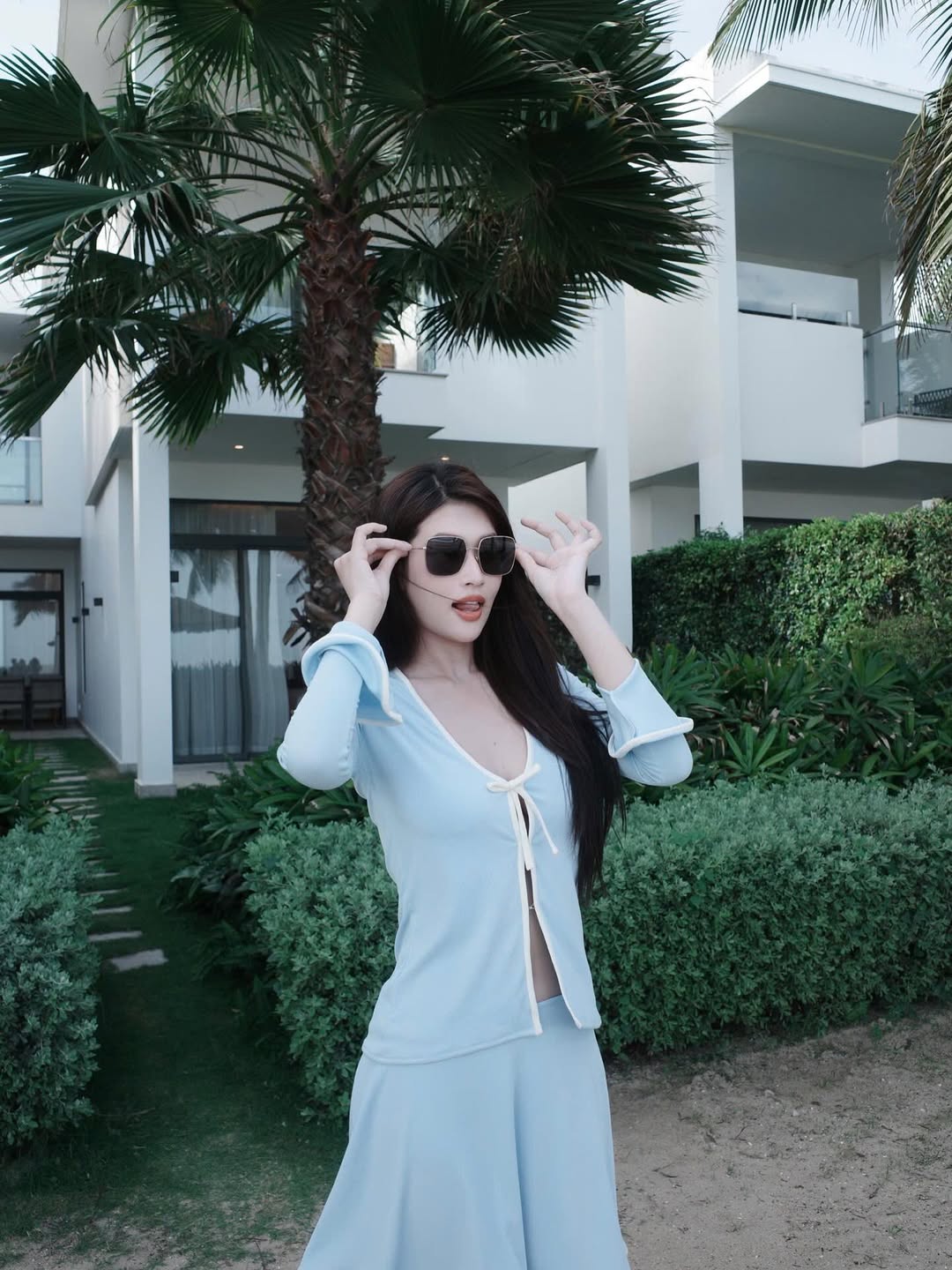 Hoa hậu Vbiz khoe mặt mộc thật đến từng lỗ ch&acirc;n l&ocirc;ng tr&ecirc;n phim: Ngo&agrave;i đời si&ecirc;u xinh si&ecirc;u sang, ăn mặc đẹp đỉnh- Ảnh 17.