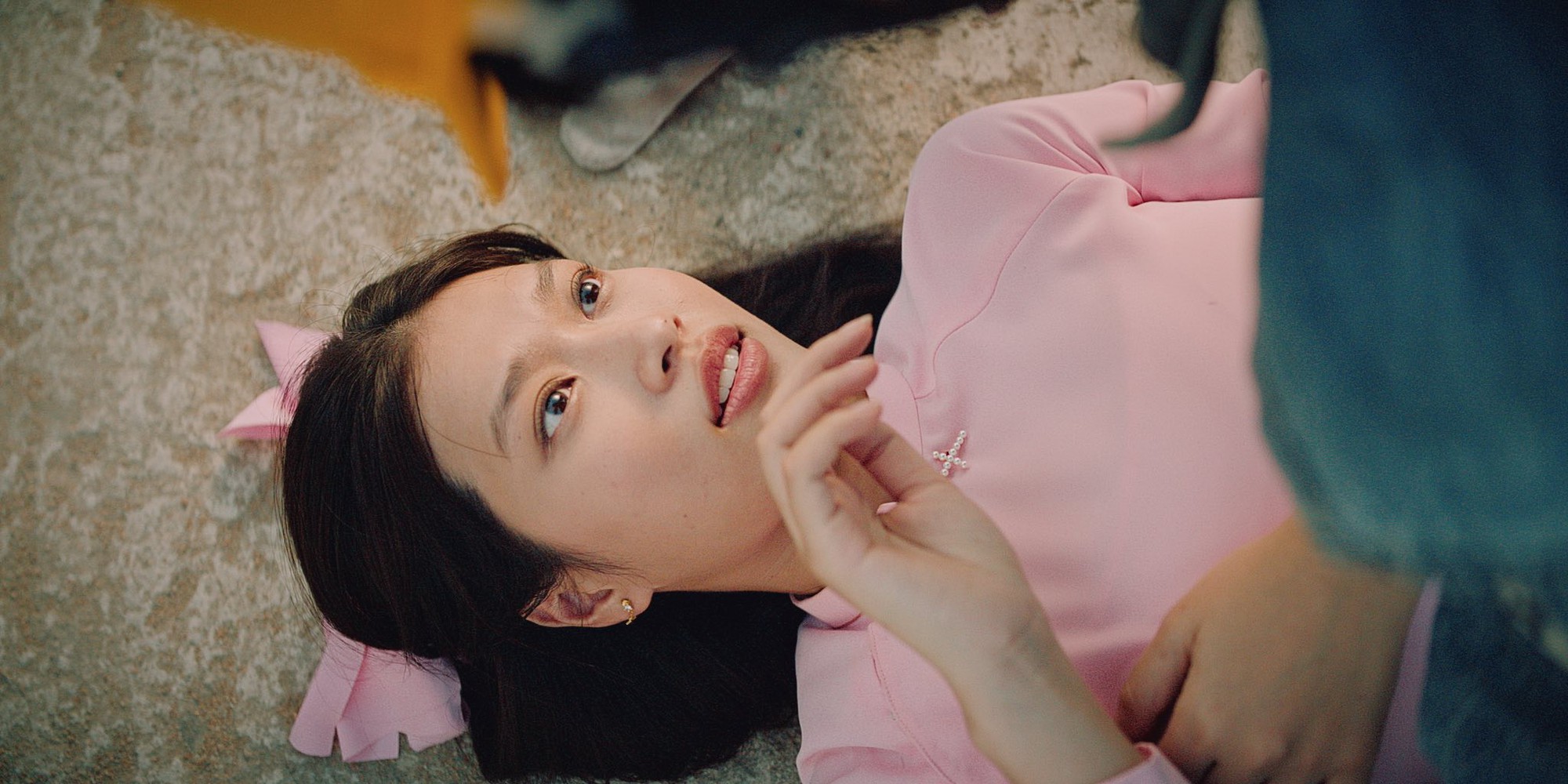 Lần đầu c&oacute; Hoa hậu Vbiz để mặt mộc 100% l&ecirc;n phim, nhợt nhạt k&eacute;m xinh m&agrave; sao netizen vẫn chấm điểm tuyệt đối- Ảnh 6.