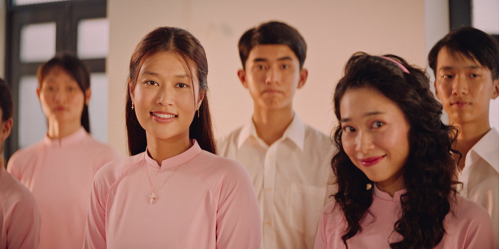 Hoa hậu Vbiz khoe mặt mộc thật đến từng lỗ ch&acirc;n l&ocirc;ng tr&ecirc;n phim: Ngo&agrave;i đời si&ecirc;u xinh si&ecirc;u sang, ăn mặc đẹp đỉnh- Ảnh 4.