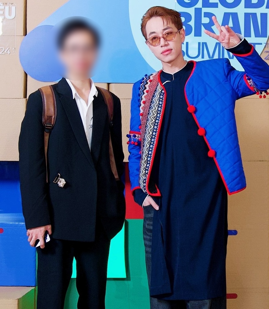 Double2T cảnh b&aacute;o khẩn: Bị trợ l&yacute; cũ mạo danh, ảnh hưởng tới hoạt động biểu diễn li&ecirc;n quan chương tr&igrave;nh cấp quốc gia- Ảnh 1.