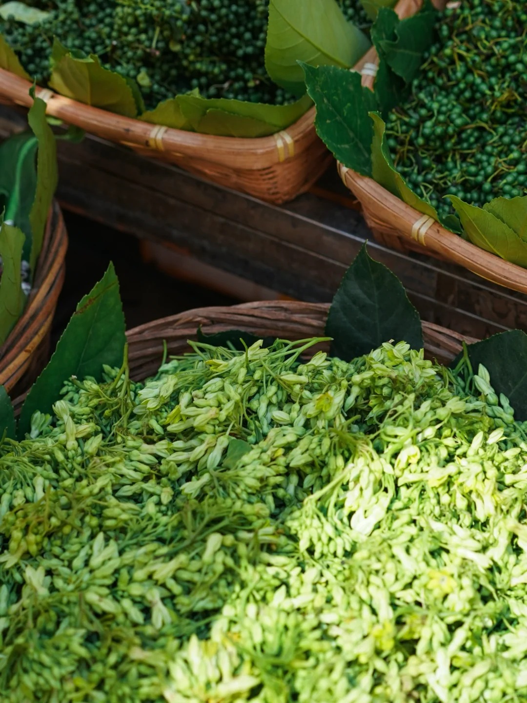 Bỏ qua những tour đắt đỏ, kh&aacute;ch Việt đi V&acirc;n Nam giờ chuộng mốt "b&aacute;m đu&ocirc;i" đầu bếp ra chợ n&ocirc;ng sản mua hoa về... x&agrave;o thịt- Ảnh 22.