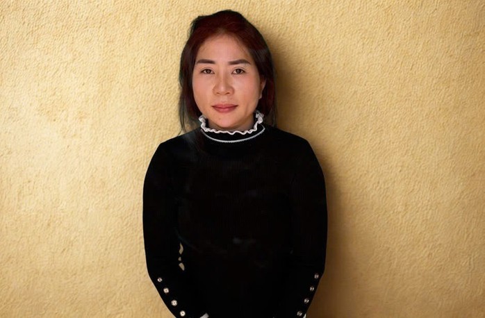 Thi h&agrave;nh lệnh bắt tạm giam chủ kho n&ocirc;ng sản Phạm Thị Phượng sinh năm 1988- Ảnh 1.