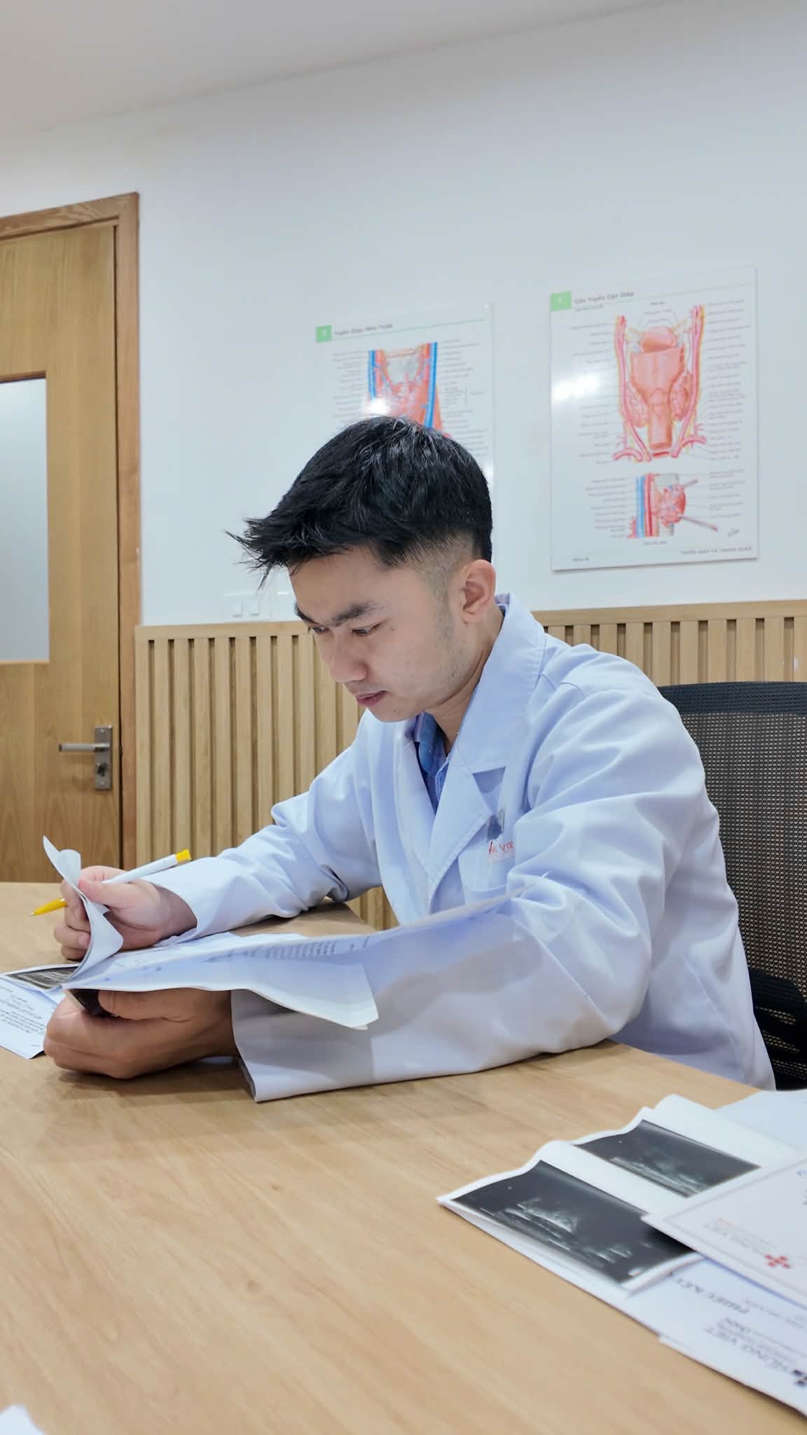 Người phụ nữ kh&ocirc;ng đau, kh&ocirc;ng u vẫn mắc ung thư v&uacute;: BS ung bướu cảnh b&aacute;o 3 việc chị em phải l&agrave;m đều đặn để bảo vệ m&igrave;nh- Ảnh 2.