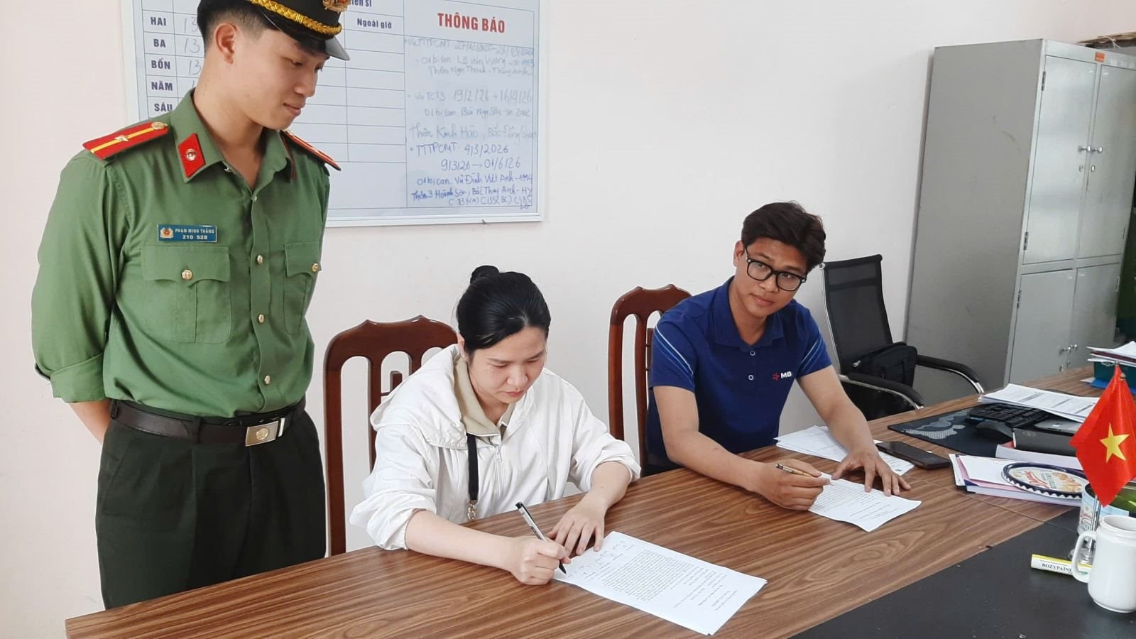 T&agrave;i khoản của nh&acirc;n vi&ecirc;n ng&acirc;n h&agrave;ng SN 2002 ph&aacute;t sinh giao dịch 3 tỷ đồng: C&ocirc;ng an khẩn trương r&agrave; so&aacute;t dữ liệu chuyển khoản- Ảnh 1.