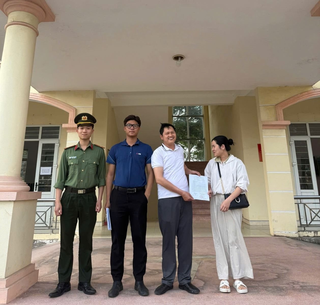 T&agrave;i khoản của nh&acirc;n vi&ecirc;n ng&acirc;n h&agrave;ng SN 2002 ph&aacute;t sinh giao dịch 3 tỷ đồng: C&ocirc;ng an khẩn trương r&agrave; so&aacute;t dữ liệu chuyển khoản- Ảnh 2.