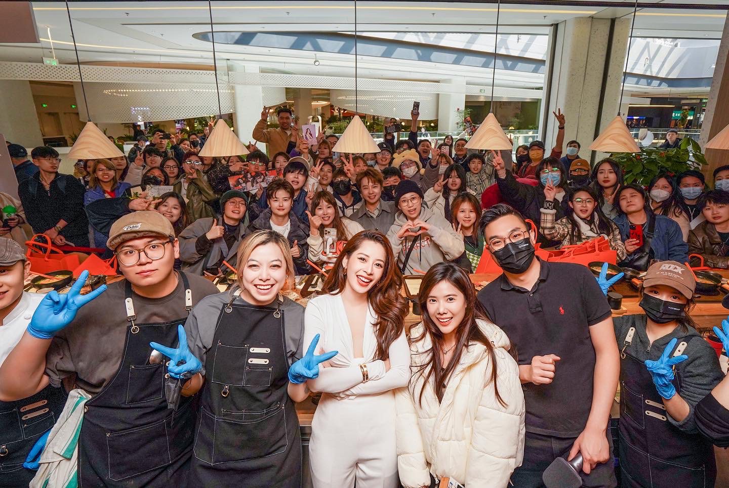 Chi Pu ra th&ocirc;ng b&aacute;o n&oacute;ng về qu&aacute;n phở ở Trung Quốc- Ảnh 2.