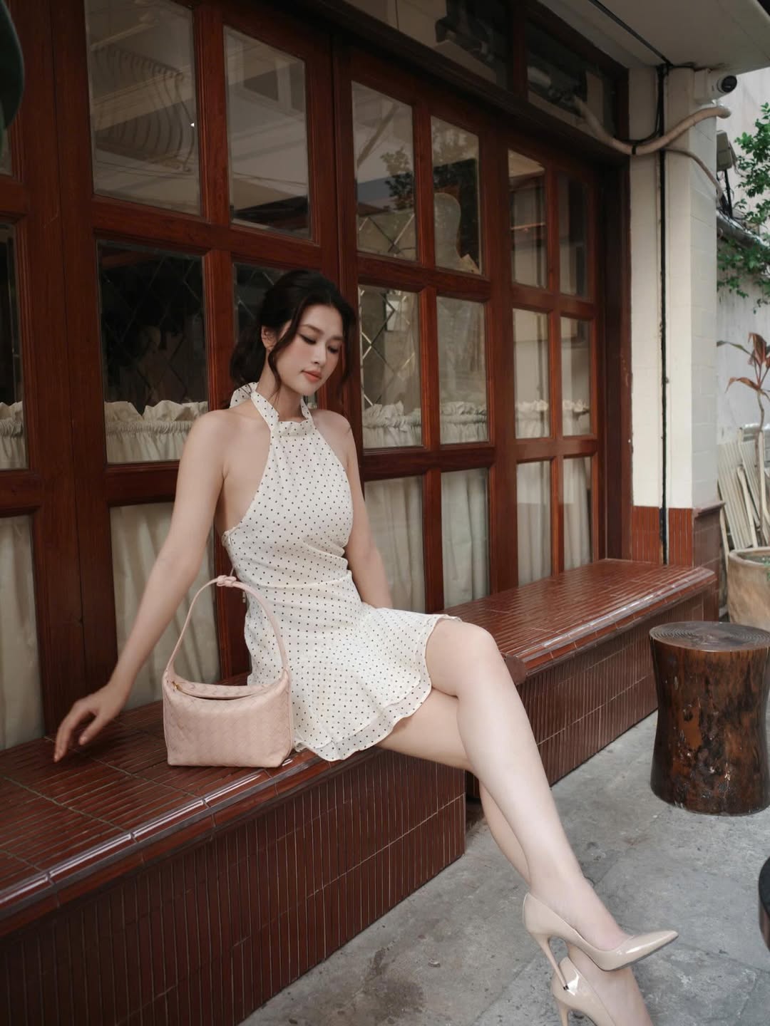 Hoa hậu Vbiz khoe mặt mộc thật đến từng lỗ ch&acirc;n l&ocirc;ng tr&ecirc;n phim: Ngo&agrave;i đời si&ecirc;u xinh si&ecirc;u sang, ăn mặc đẹp đỉnh- Ảnh 13.