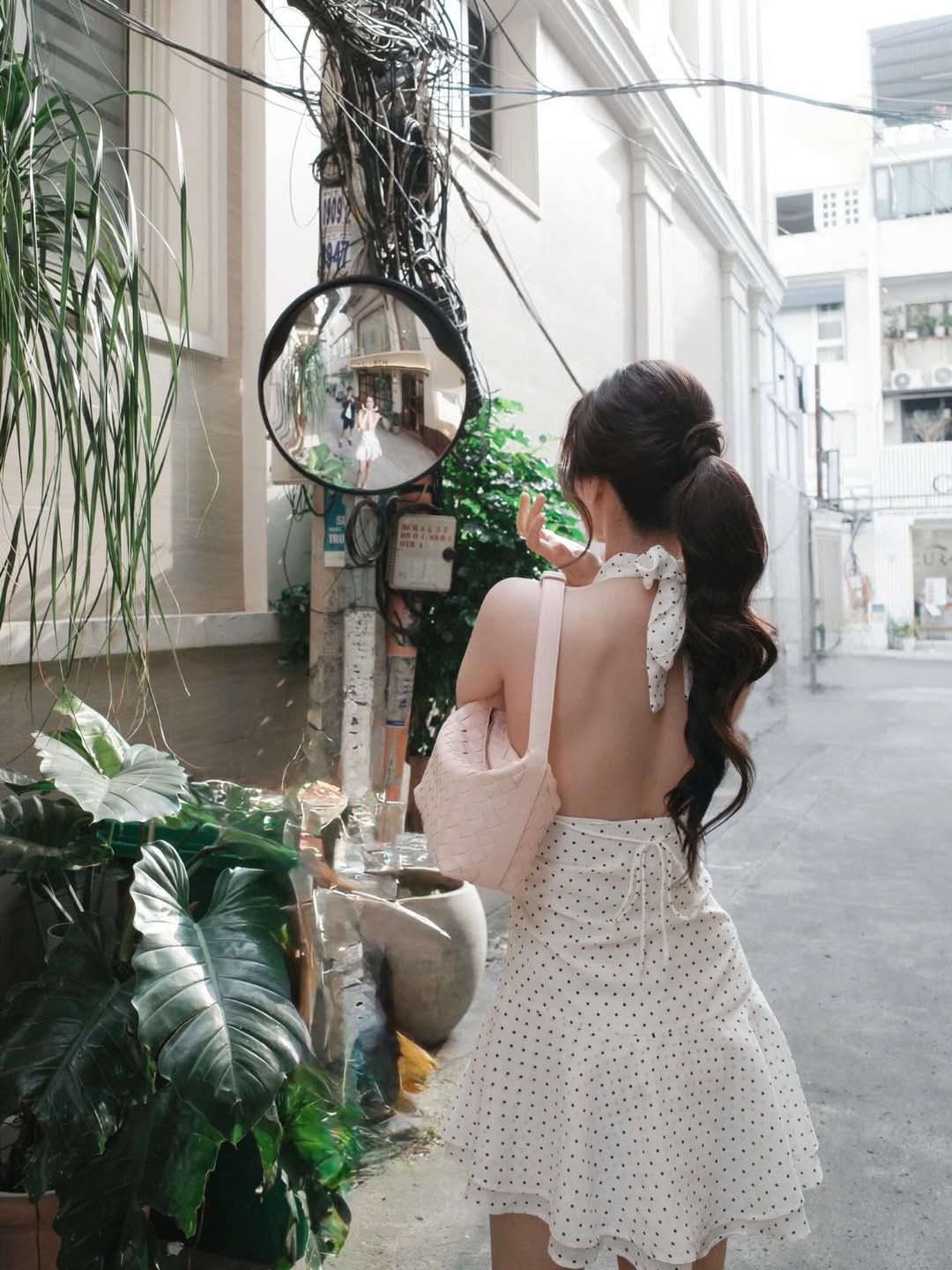 Hoa hậu Vbiz khoe mặt mộc thật đến từng lỗ ch&acirc;n l&ocirc;ng tr&ecirc;n phim: Ngo&agrave;i đời si&ecirc;u xinh si&ecirc;u sang, ăn mặc đẹp đỉnh- Ảnh 14.