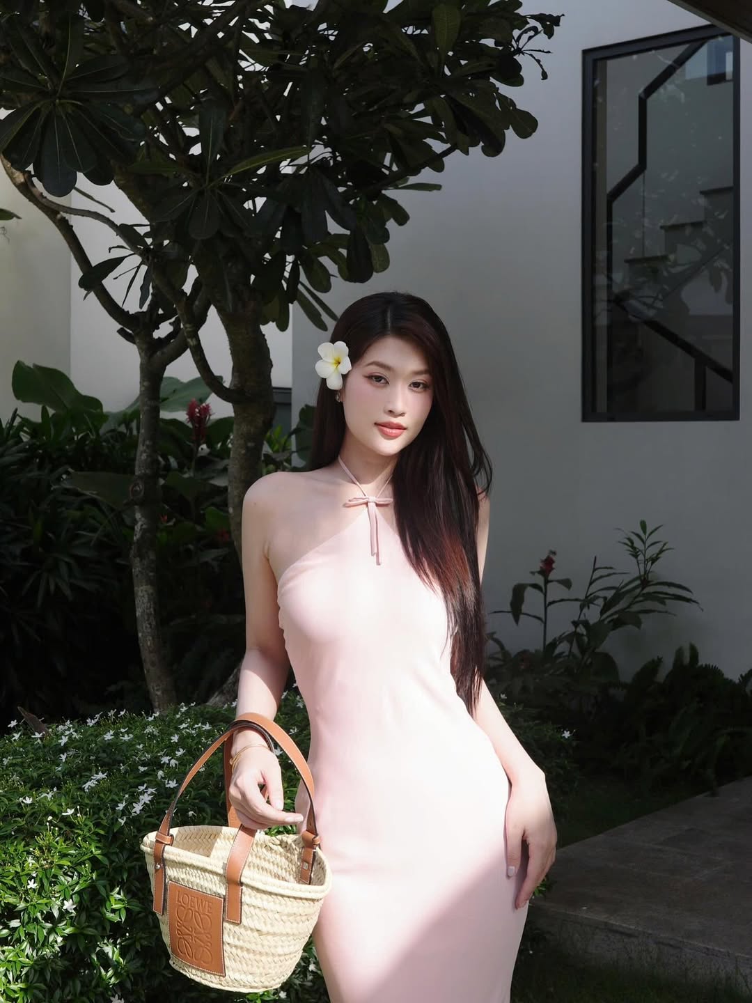 Hoa hậu Vbiz khoe mặt mộc thật đến từng lỗ ch&acirc;n l&ocirc;ng tr&ecirc;n phim: Ngo&agrave;i đời si&ecirc;u xinh si&ecirc;u sang, ăn mặc đẹp đỉnh- Ảnh 26.