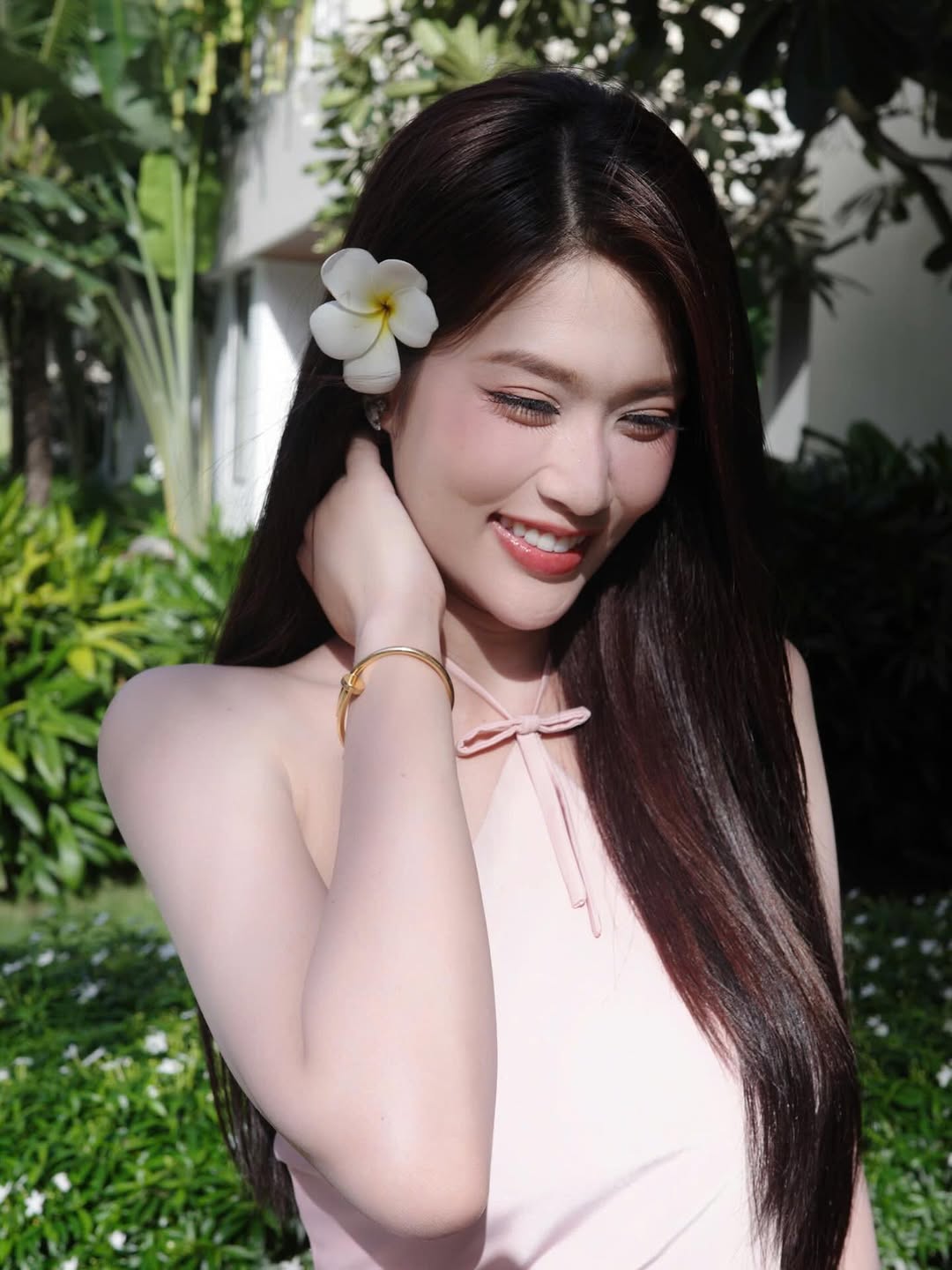 Hoa hậu Vbiz khoe mặt mộc thật đến từng lỗ ch&acirc;n l&ocirc;ng tr&ecirc;n phim: Ngo&agrave;i đời si&ecirc;u xinh si&ecirc;u sang, ăn mặc đẹp đỉnh- Ảnh 23.