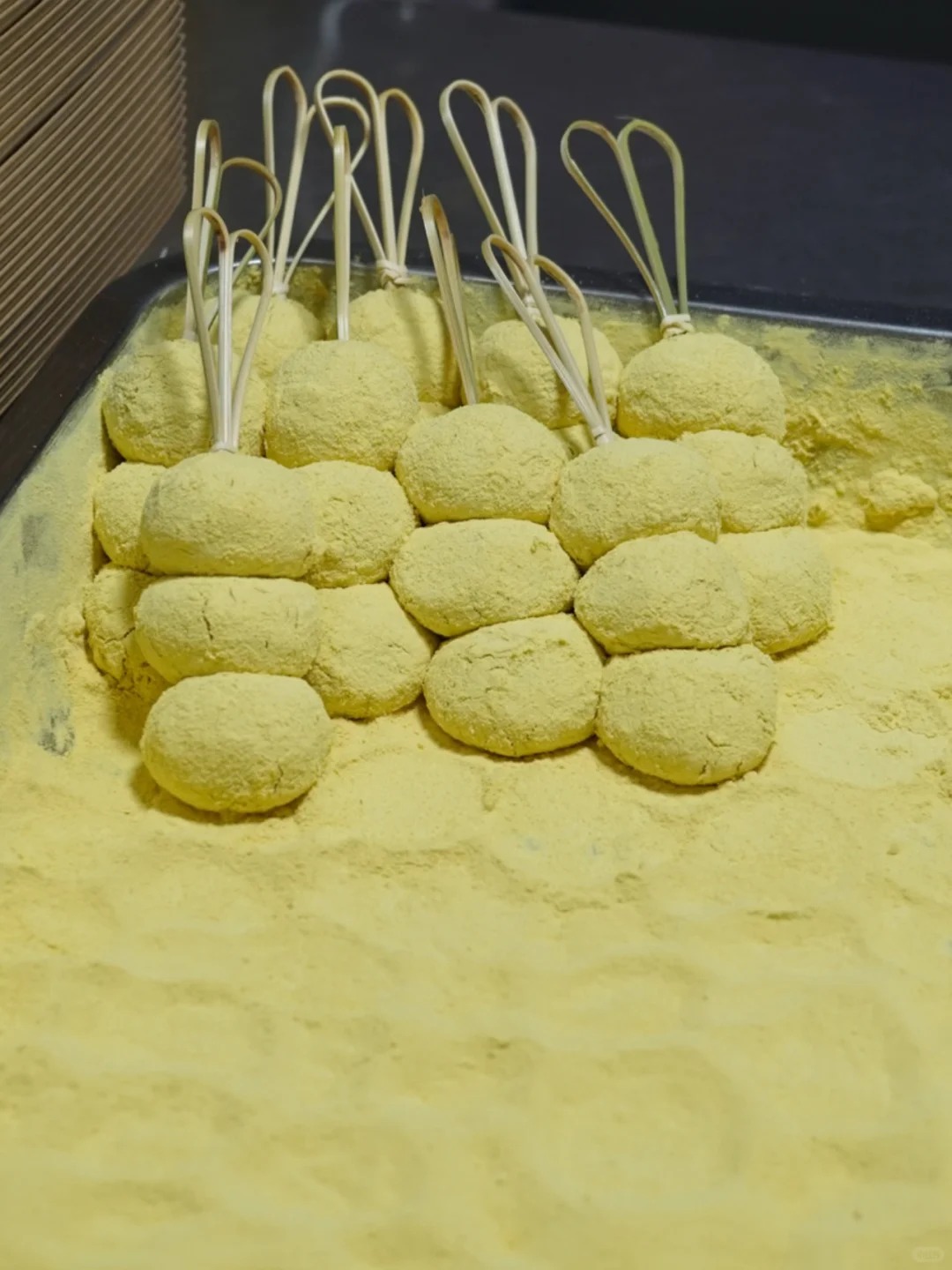 Bỏ qua những tour đắt đỏ, kh&aacute;ch Việt đi V&acirc;n Nam giờ chuộng mốt "b&aacute;m đu&ocirc;i" đầu bếp ra chợ n&ocirc;ng sản mua hoa về... x&agrave;o thịt- Ảnh 13.