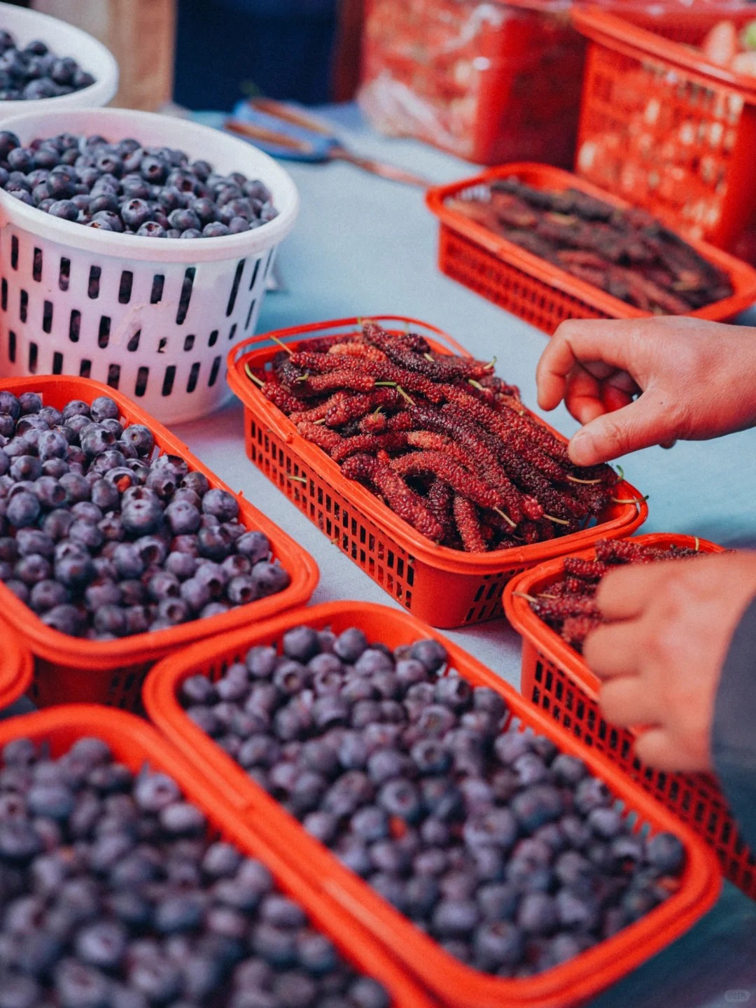 Bỏ qua những tour đắt đỏ, kh&aacute;ch Việt đi V&acirc;n Nam giờ chuộng mốt "b&aacute;m đu&ocirc;i" đầu bếp ra chợ n&ocirc;ng sản mua hoa về... x&agrave;o thịt- Ảnh 6.