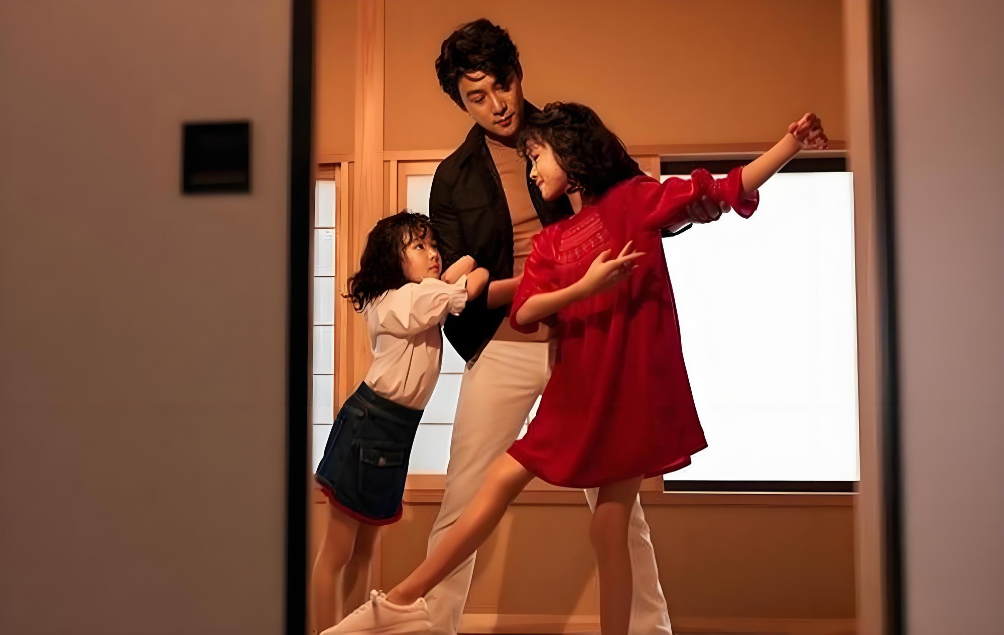 Nu&ocirc;i con g&aacute;i đến mức trầm cảm, người mẹ mới b&agrave;ng ho&agrave;ng: Thứ hủy hoại một đứa trẻ chưa bao giờ l&agrave; ly h&ocirc;n hay ngh&egrave;o kh&oacute;- Ảnh 2.