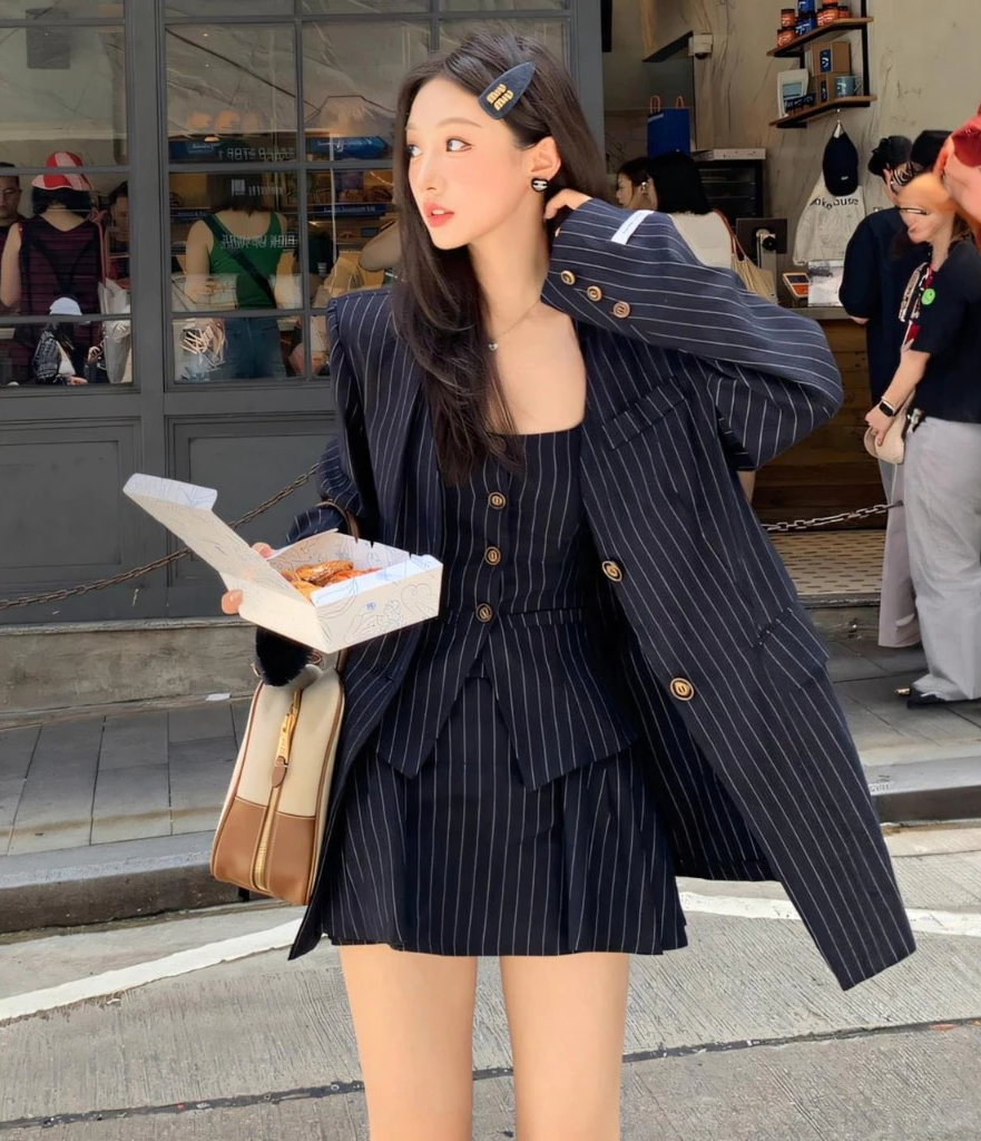 Nữ thần c&ocirc;ng sở hot nhất phim Việt giờ v&agrave;ng hiện tại: Mặc đẹp kh&ocirc;ng trượt ph&aacute;t n&agrave;o, biến phim trường th&agrave;nh s&agrave;n diễn thời trang- Ảnh 14.