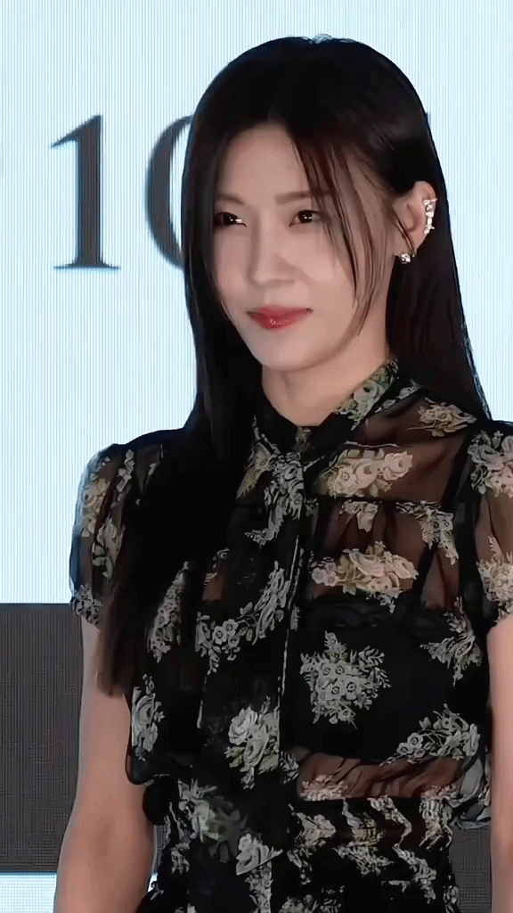 Ha Ji Won gần 50 tuổi m&agrave; đẹp &aacute;c liệt: B&iacute; quyết chống gi&agrave; đơn giản đến kh&oacute; tin- Ảnh 4.