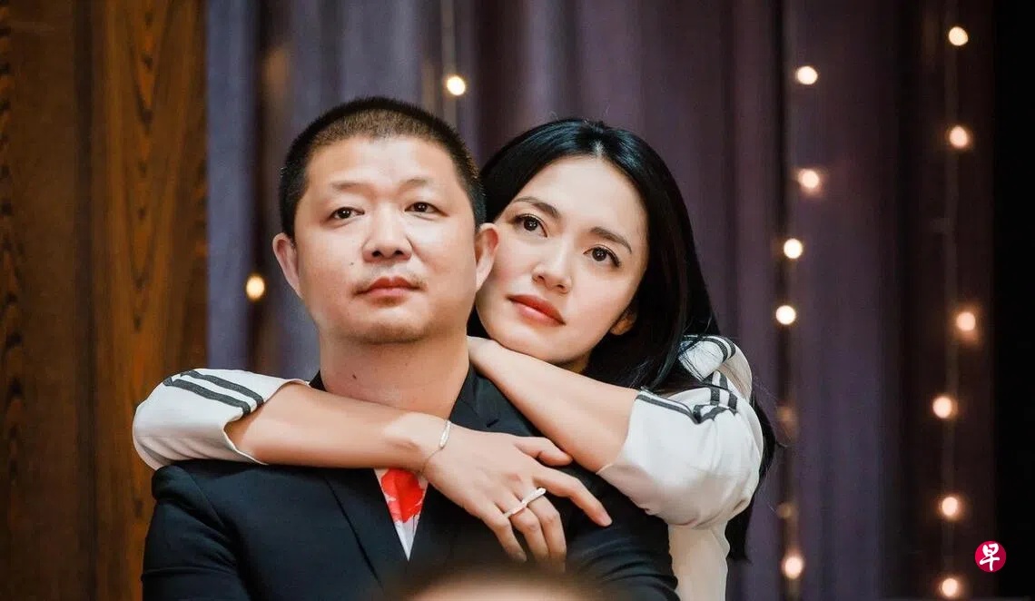 Cặp ti&ecirc;n đồng - ngọc nữ showbiz đang y&ecirc;u đương mặn nồng, ai ngờ bị 1 đ&agrave;n chị chen ch&acirc;n 