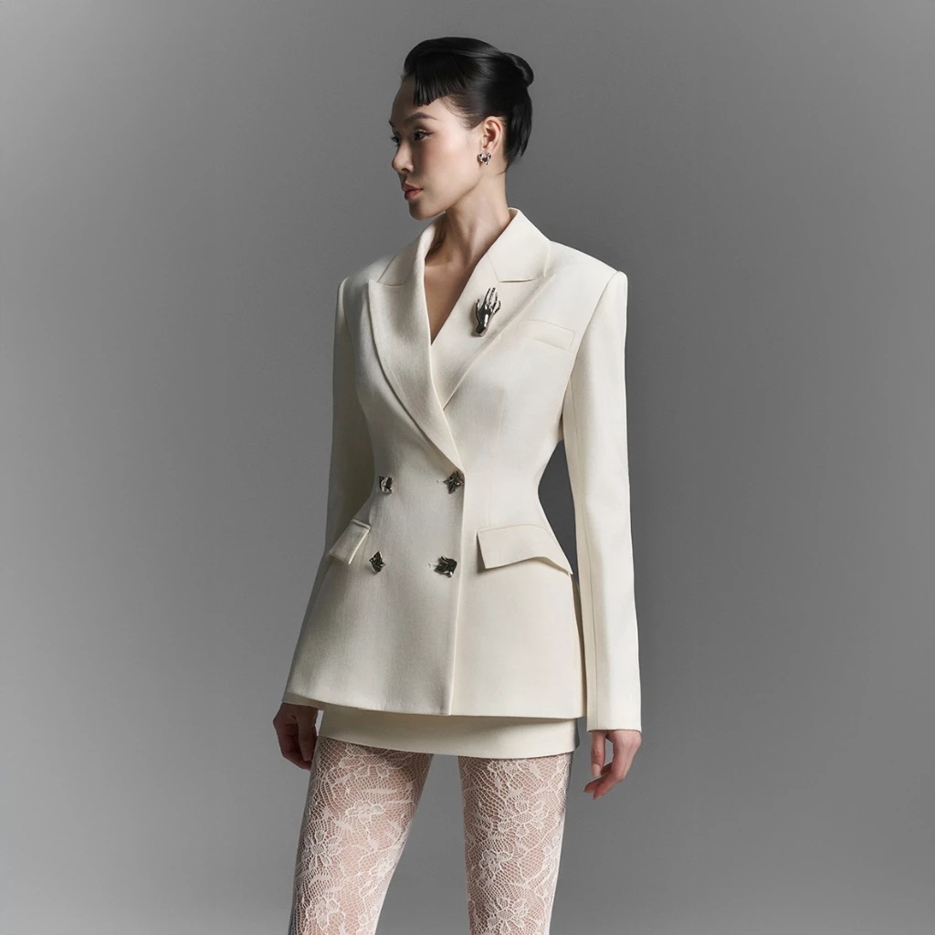 Nữ thần c&ocirc;ng sở hot nhất phim Việt giờ v&agrave;ng hiện tại: Mặc đẹp kh&ocirc;ng trượt ph&aacute;t n&agrave;o, biến phim trường th&agrave;nh s&agrave;n diễn thời trang- Ảnh 11.