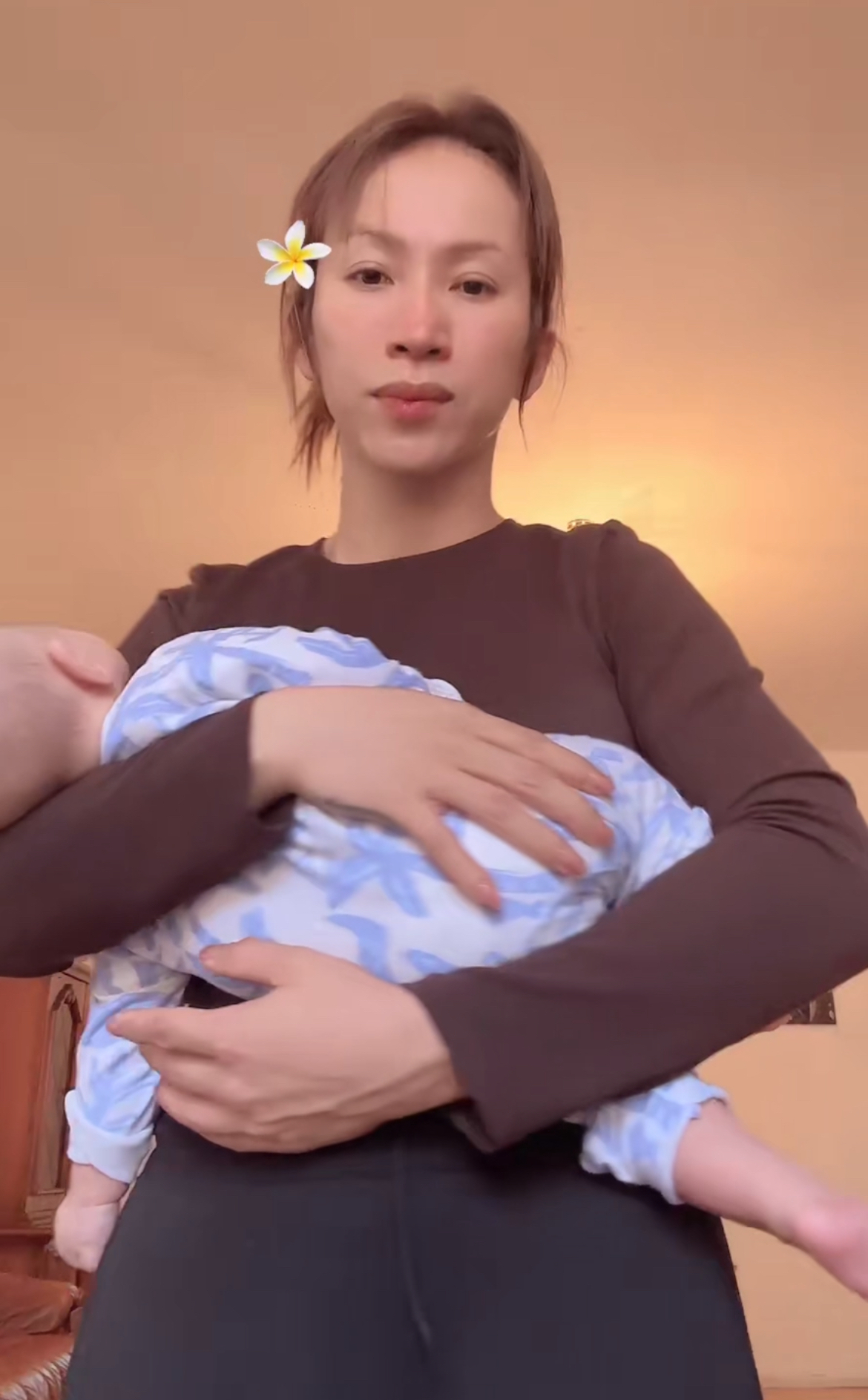 "Th&aacute;nh l&ocirc; t&ocirc;" Lộ Lộ rơi v&agrave;o t&igrave;nh cảnh kh&oacute; khăn, kh&ocirc;ng d&aacute;m ra khỏi nh&agrave; sau khi chồng Việt kiều đột quỵ tại Mỹ- Ảnh 2.