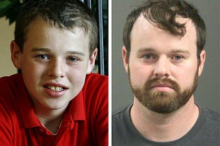 Bắt khẩn cấp sao nam 31 tuổi giở tr&ograve; với b&eacute; g&aacute;i- Ảnh 1.