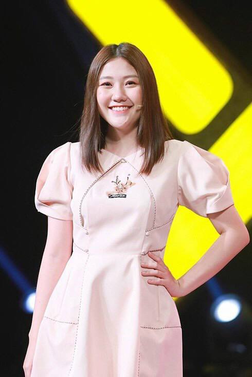 Ph&aacute;t sốt v&igrave; Uyển &Acirc;n: Giảm 12 c&acirc;n m&agrave; ngỡ "thay đầu", n&eacute;t giống Triệu Lộ Tư, mặc g&igrave; cũng đẹp ph&aacute;t hờn- Ảnh 1.