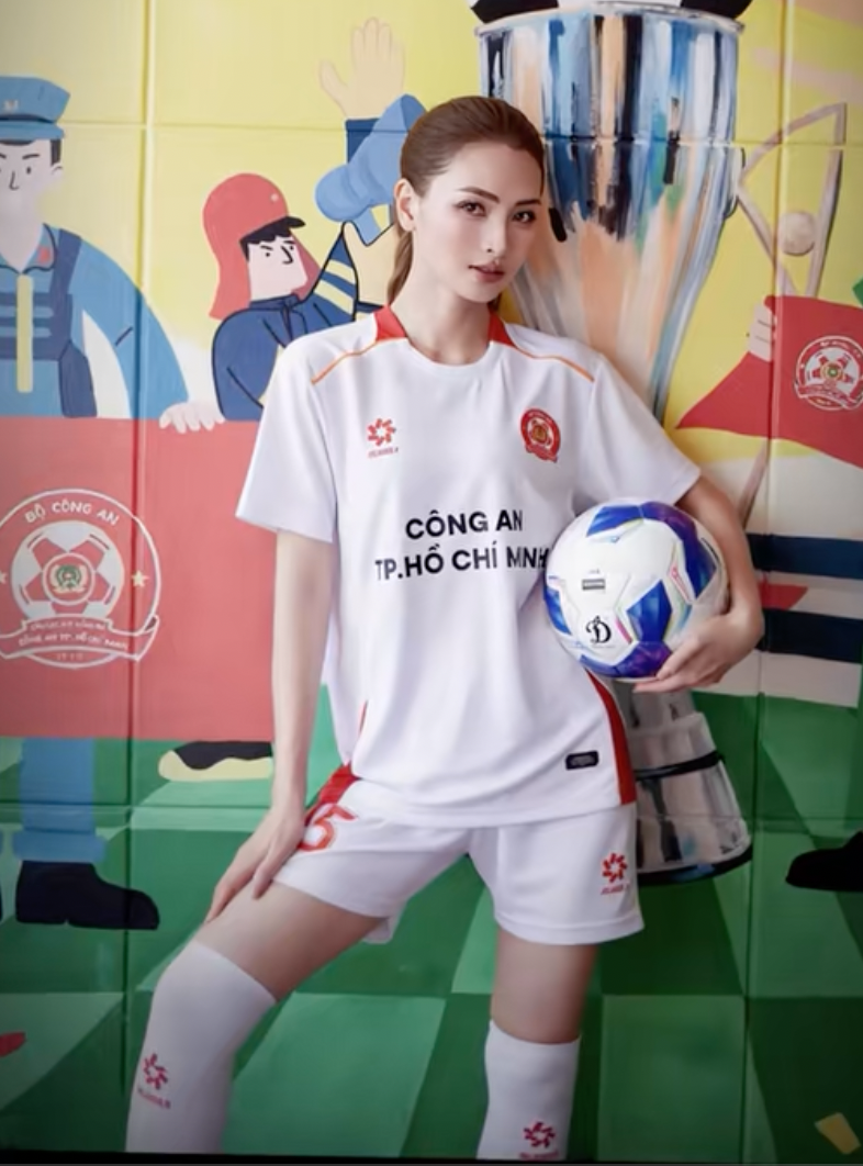 Chuyện t&igrave;nh "chị em" giữa MC Huyền Trang M&ugrave; Tạt v&agrave; Đức Huy g&acirc;y sốt, ảnh cưới chứng minh "ai l&agrave; n&oacute;c nh&agrave;"- Ảnh 2.