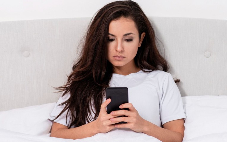 Một nh&agrave; thần kinh học tiết lộ đ&atilde; từ bỏ 5 th&oacute;i quen ngay khi biết ch&uacute;ng "L&Agrave;M G&Igrave;" với bộ n&atilde;o của m&igrave;nh- Ảnh 1.