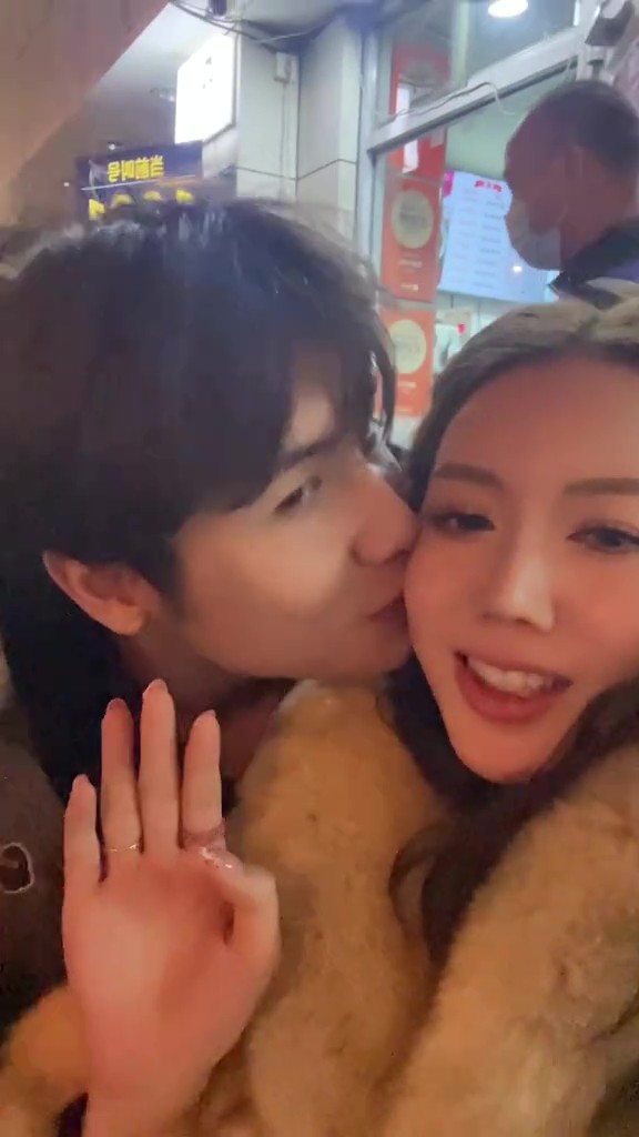 Kh&aacute;ch Việt sang Trung Quốc va phải bản fake của Kim Seon Ho: H&agrave;nh động của cả 2 sau đ&oacute; khiến 1,5 triệu sửng sốt- Ảnh 5.